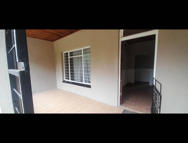 LAND PROPERTY TO RENT IN MONAVONI